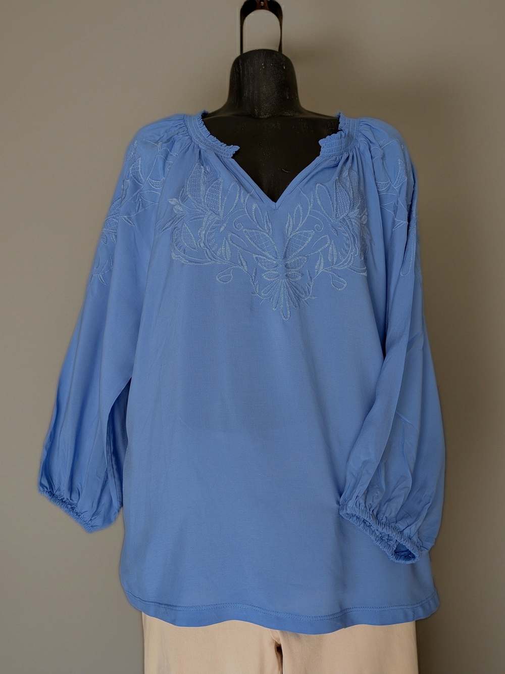 NWT Democracy NWT Sky Blue Embroidered V-Neck Peasant Tunic Top Blouse Sz M